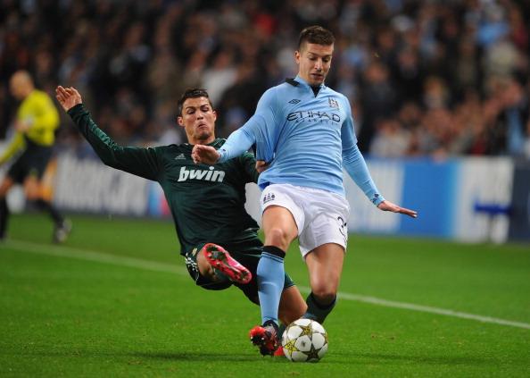 稳定输出！约基奇登场31分钟7中7得到26分9板10助攻（效率爆棚！约基奇31分钟7投全中轰下26分9篮板10助攻）