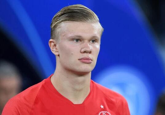 枪手vs蜜蜂首发出炉：马丁内利、梅里诺、马杜埃凯首发（阿森纳对阵蜜蜂首发名单公布：马丁内利、梅里诺、马杜埃凯先发）