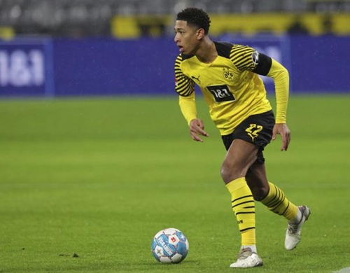 队报评法甲第14轮最佳阵：托万助朗斯登顶领衔，巴黎无人入选（《队报》评法甲第14轮最佳阵容：托万率朗斯称雄，巴黎零入选）