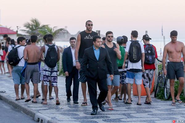 球星：我只是随便投投（球星淡定回应：随手一投而已）