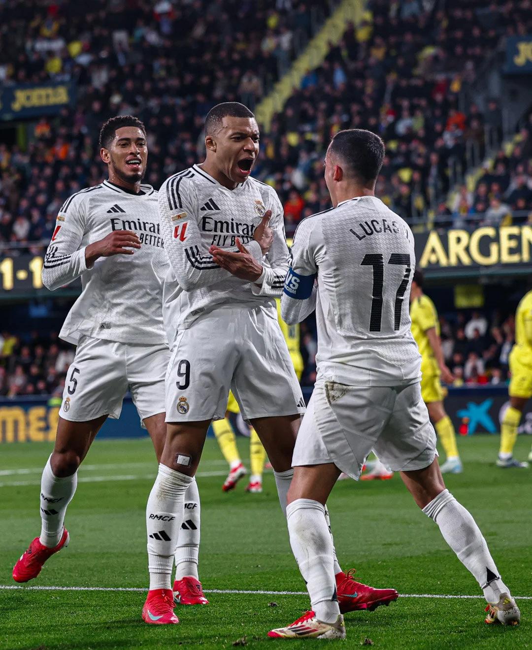 效率恐怖！亚历山大场均34分钟得到33分，仅1.7次失误（效率惊人！亚历山大34分钟轰下33分，场均仅1.7次失误）