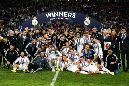 AC米兰通过老将策略增强阵容，引进莫德里奇和蒂亚戈-席尔瓦，弥补后防不足，延续稳定表现。（AC米兰老将加持：莫德里奇与蒂亚戈-席尔瓦加盟，补强后防延续稳定）