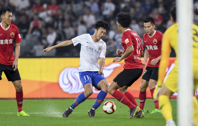 罗马诺：国米冬窗和夏窗的引援重点将是后卫和门将（罗马诺：国米冬夏转会首要目标锁定后卫与门将）