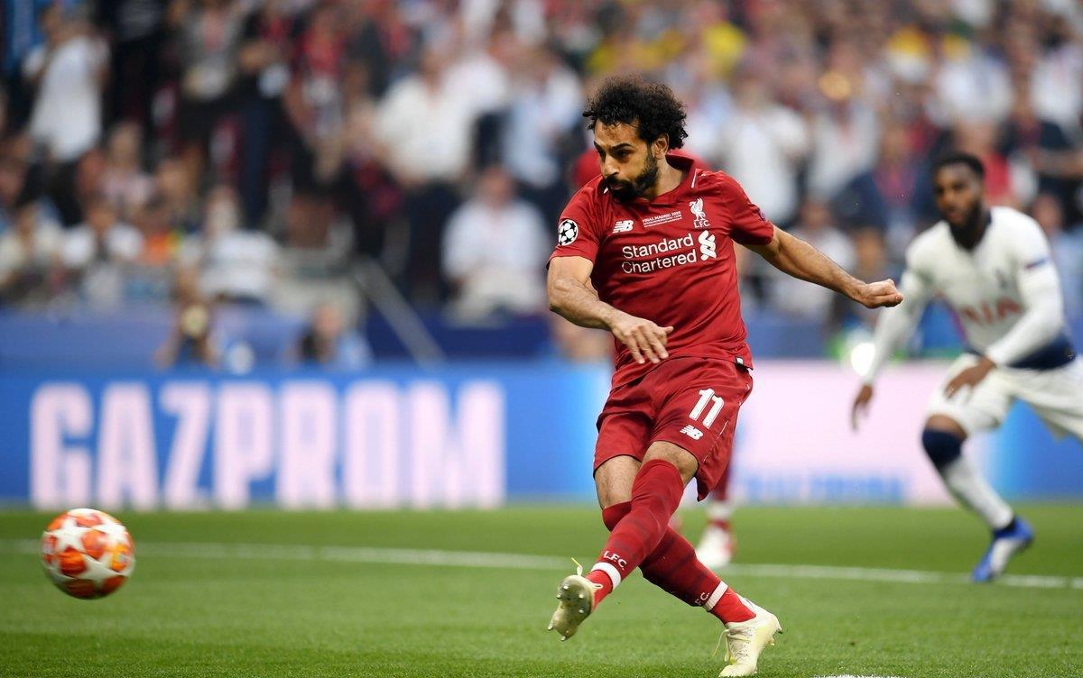 曼联、利物浦近五轮各1胜，英超积分榜曼联积22分，领先利物浦。