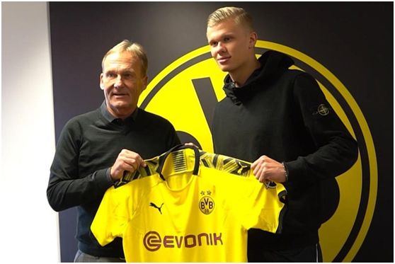 巴萨梅西任意球破门助球队领先（梅西任意球破门，巴萨先拔头筹）