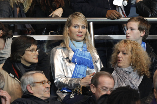 篮网爆冷胜绿军，三分雨浇灭凯尔特人反扑火焰（篮网冷擒绿军，三分狂潮浇熄凯尔特人反扑）