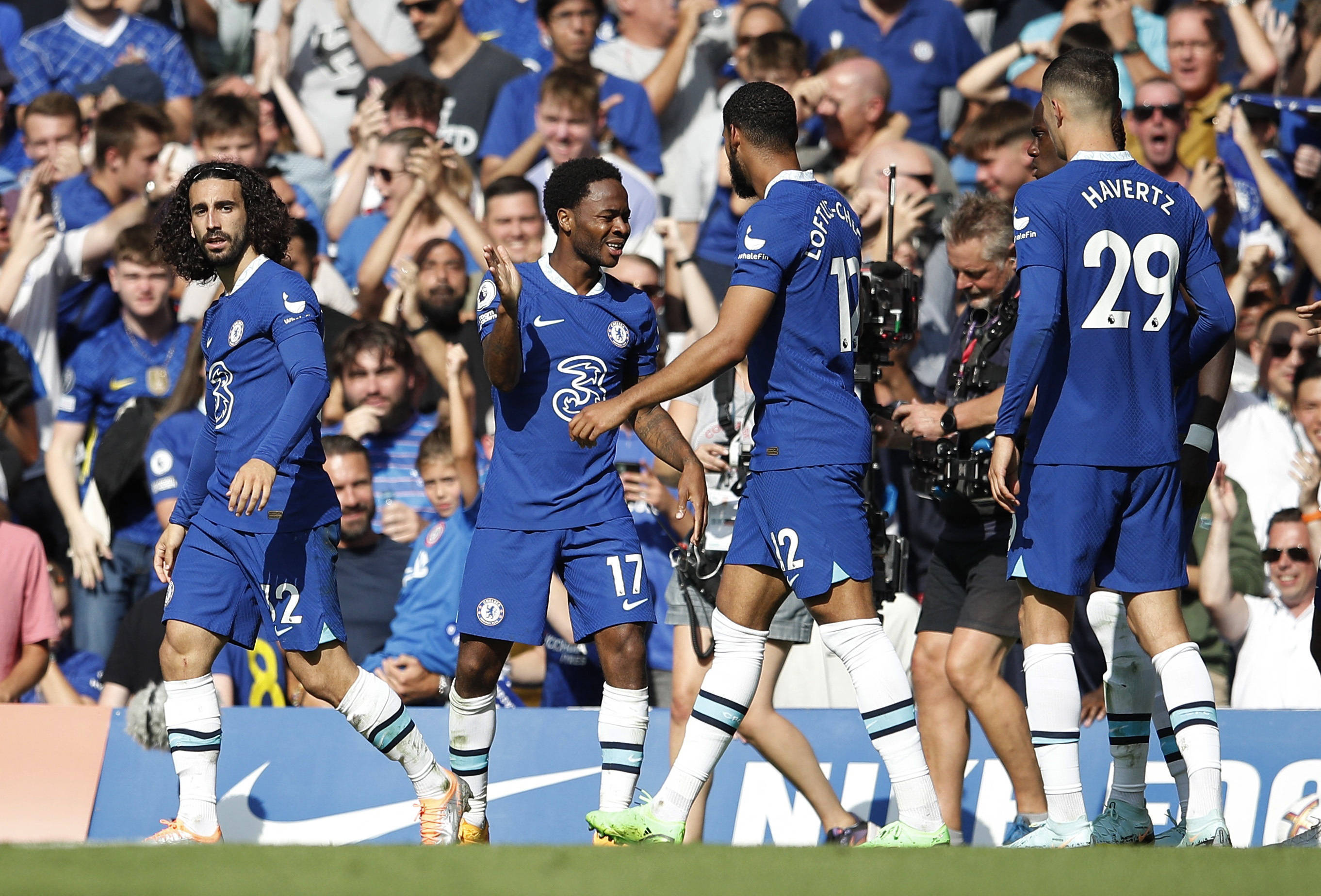 足球转会市场最新动态及趋势（足球转会风云：焦点动态与发展趋势）