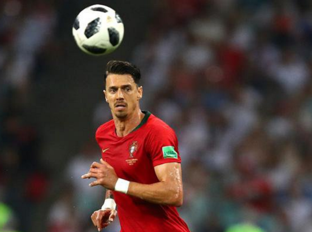 阿斯：阿隆索准备轮换首发，塞瓦略斯和罗德里戈将迎来机会（阿斯透露：阿隆索计划调整首发，塞瓦略斯与罗德里戈有望获得出场机会）